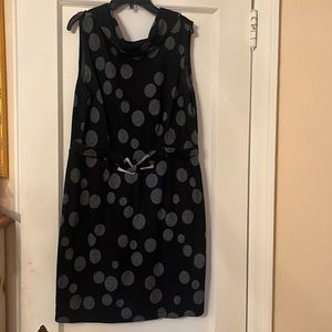 Adorable sleeveless dress. Size L